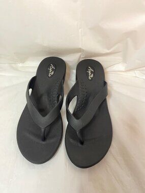 Okabashi Aspire Splashm Black Wedge Flip Flop, Women's size ML (8--9)